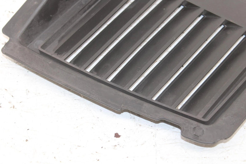 1992 Yamaha Exciter Ii Le Oem Left Louver 8X9-77131-00-00 SY126