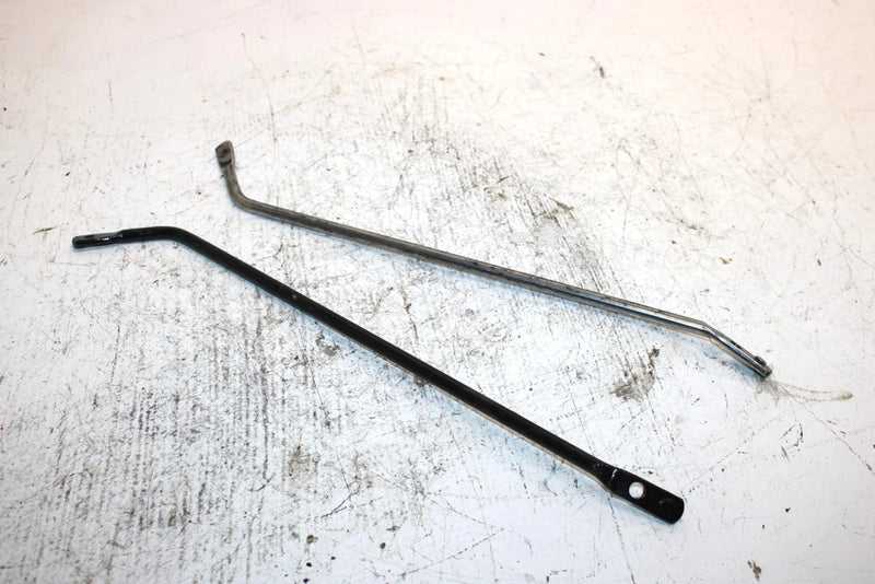 2004 Honda Fourtrax Recon Es Oem Front Fender Stay Set 61105-HM8-000 AH8