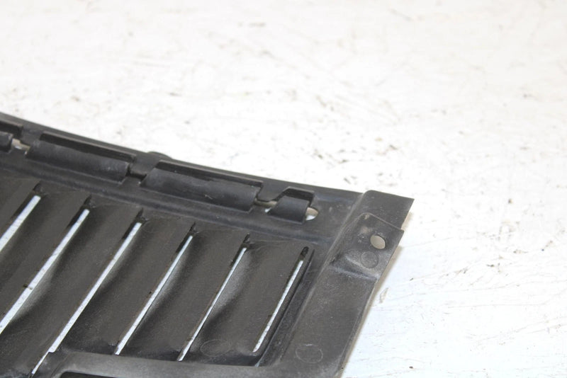 1985 Yamaha Vmax Oem Left Louver 8M6-77131-00-00 SY125