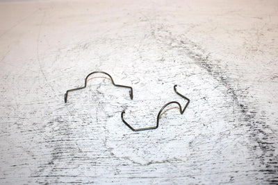 1998 Ski-doo Formula 500 Oem Valve Cap Spring Clip Pair 420838083 SS1