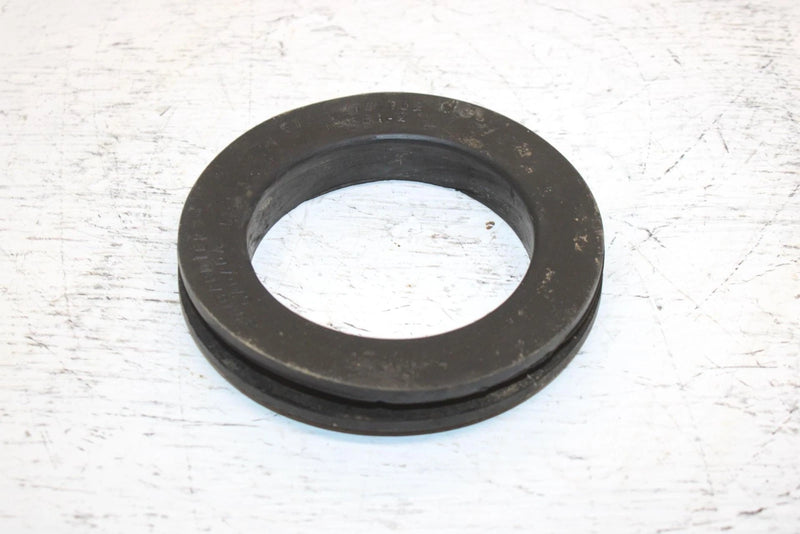 1996 Ski-doo Formula Iii 600 Oem Exhaust Gromet 570027300 SS22