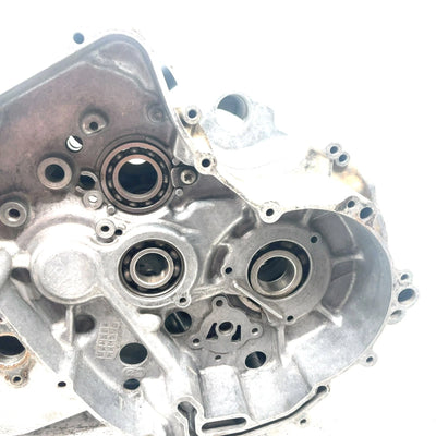 87-93 Suzuki Quadrunner 4WD OEM Crankcase 11301-19862 AS35