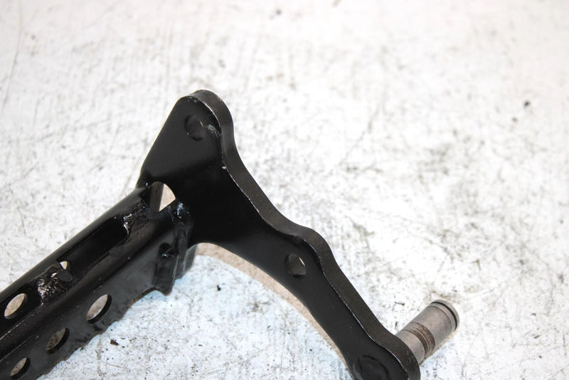 1987 Yamaha  Warrior Oem Right Foot Peg 1UY-27421-00-00 3GD-27421-11-00 AY16