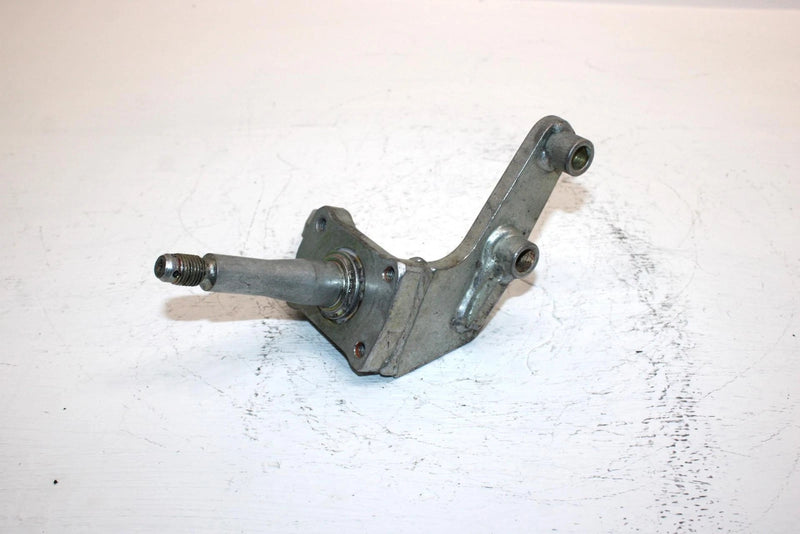 99 Yamaha  Bear Tracker Oem Front Right Steering Knuckle 4XE-F3502-00-00 AY50