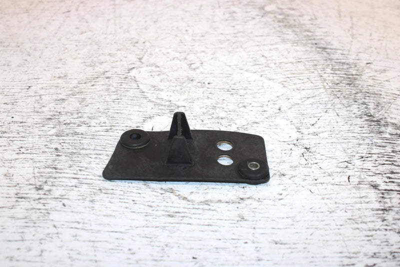 1997 Yamaha Venture Tr Oem Fuel/Oil Level Light Bracket 80L-77721-00-00 SY15
