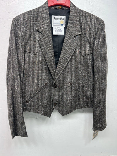 New Women’s Pioneer Wear Gray Short Suit Jacket 38 #12555 W-605
