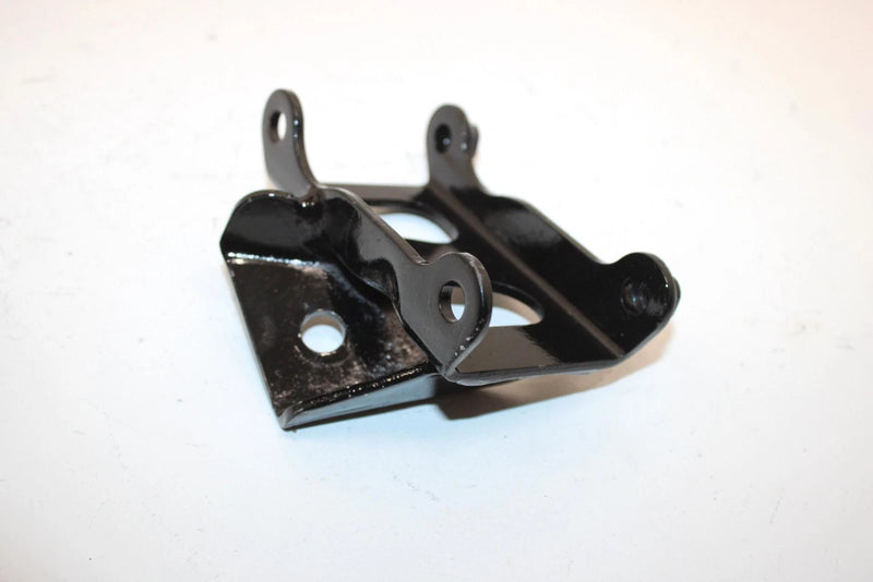 92 Yamaha Ovation Le Oem Engine Bracket 2 85L-21419-00-00 SYS