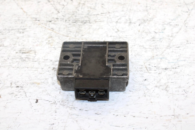1992 Kawasaki Bayou 220 Oem Voltage Regulator 21066-1052 AK35