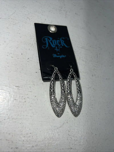 New Women’s Rock 47 Silver Oval Diamond Earrings. ER2704R47 A-90