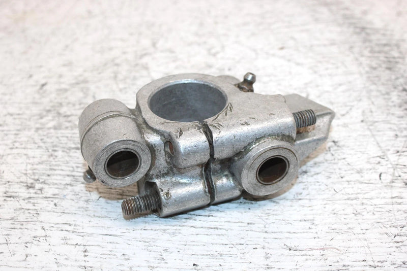 1995 Yamaha Vmax 600 Oem Left Suspension Bracket 84M-2376E-00-00 SY11