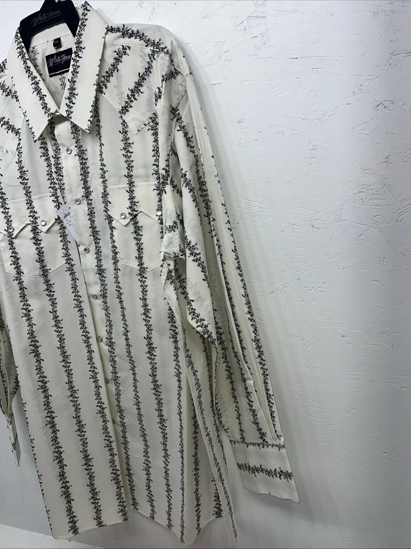 New Men’s White Floral White House Pearl Snap Long Sleeve Shirt. XXL G-67