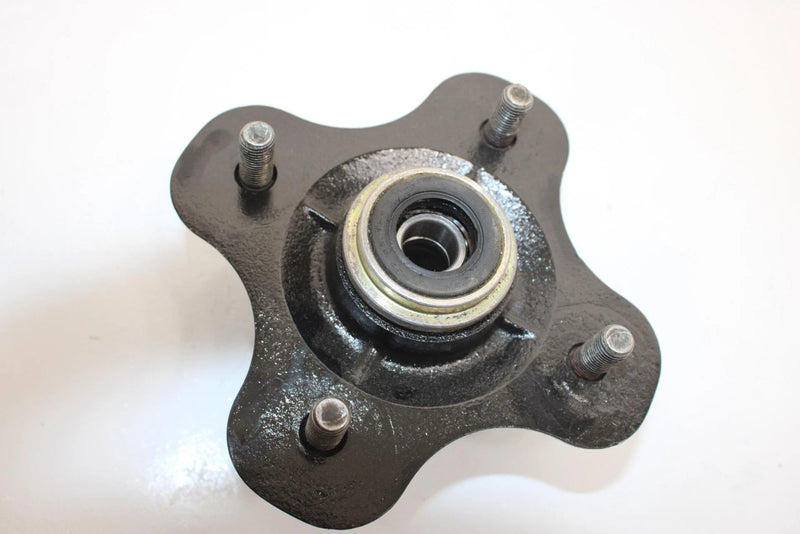 03 Yamaha  Bear Tracker 250 Yfm250xr Oem Front Hub 4XE-F5111-10-00 AY13