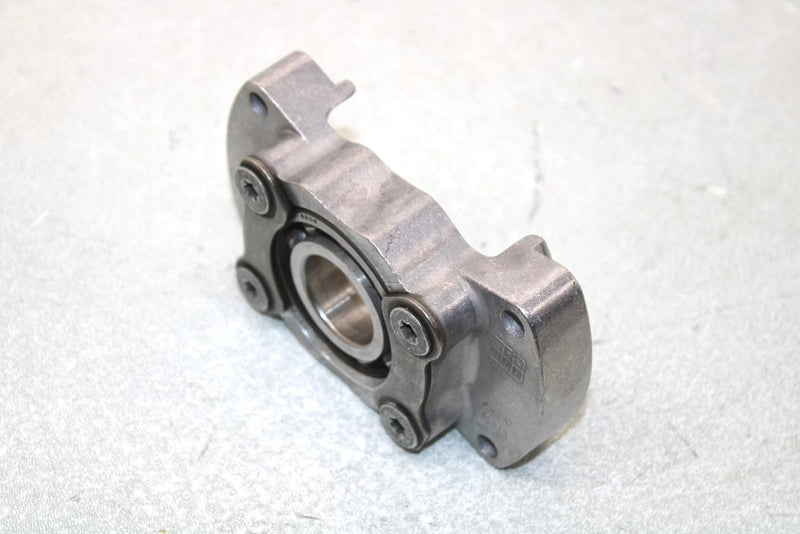 2000 Yamaha  Grizzly Oem Center Drive Bearing Housing 4WV-17521-01-00 AY35