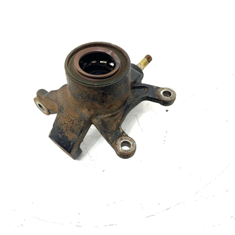 2004 John Deere Trail Buck 650 OEM Left Steering Knuckle 709400097 AJ1.1