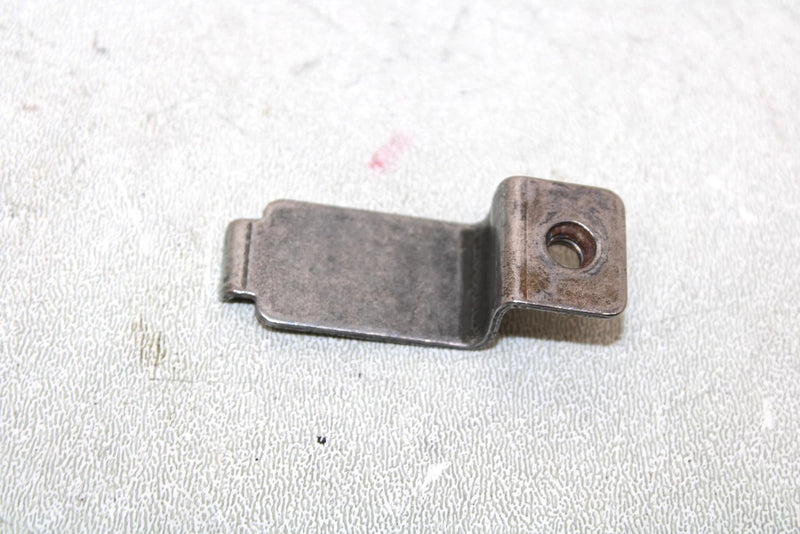 2003 Suzuki Lt-f400f Oem Oil Cooler Line Holder 16490-38F00 AS23