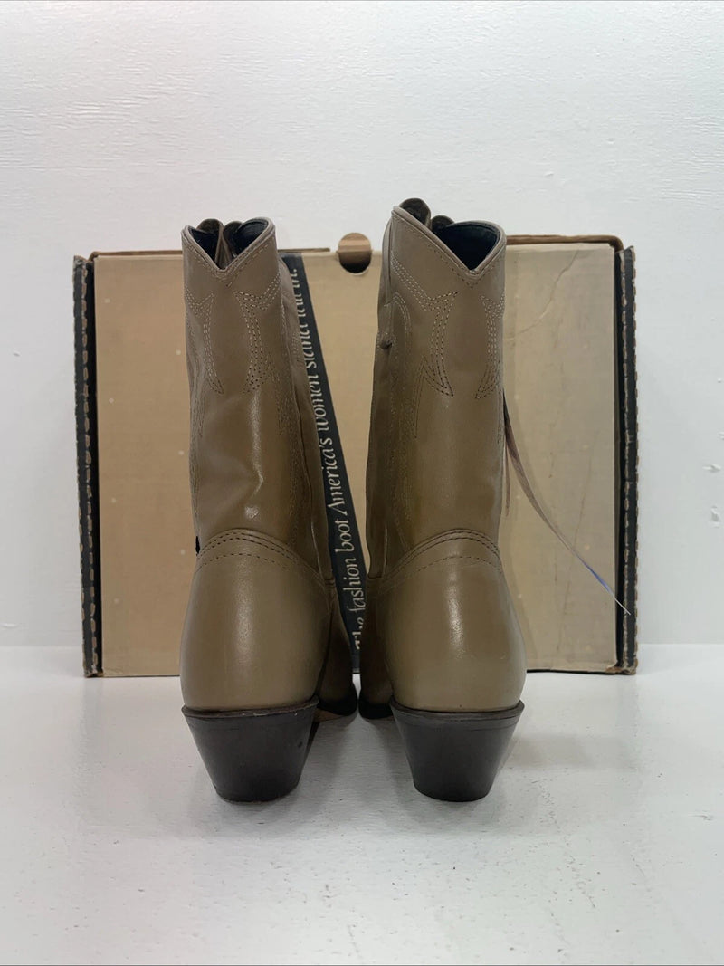 New Women’s Brown Capezio Cowboy Boots. L 295 8 M. 16-17