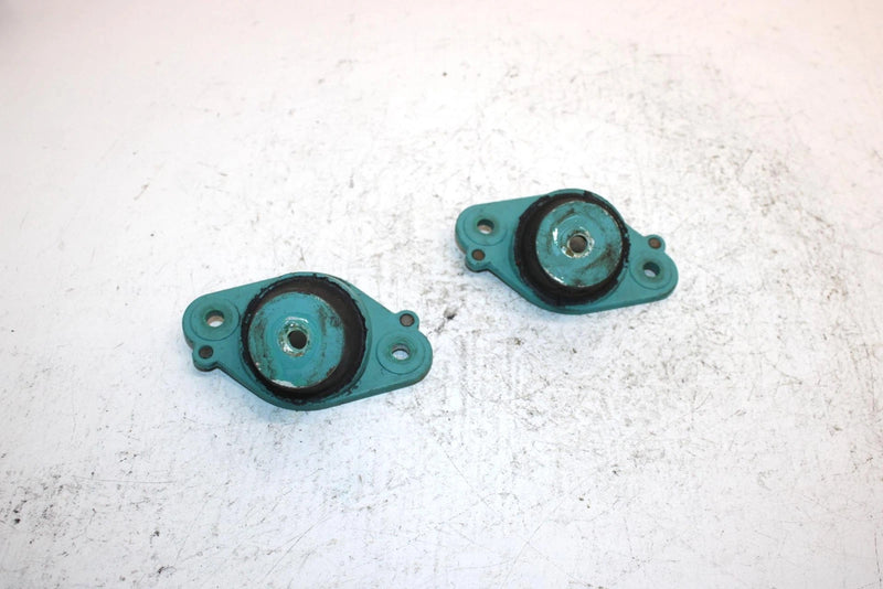 1994 Kawasaki 750 Ss Super Sport Oem Engine Mount Dampner Pair 92160-3757 JK9