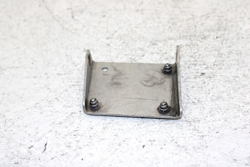 1999 Yamaha Vmax 600 Sx Oem Guard Fitting Bracket 8CR-21972-00-00 SY5