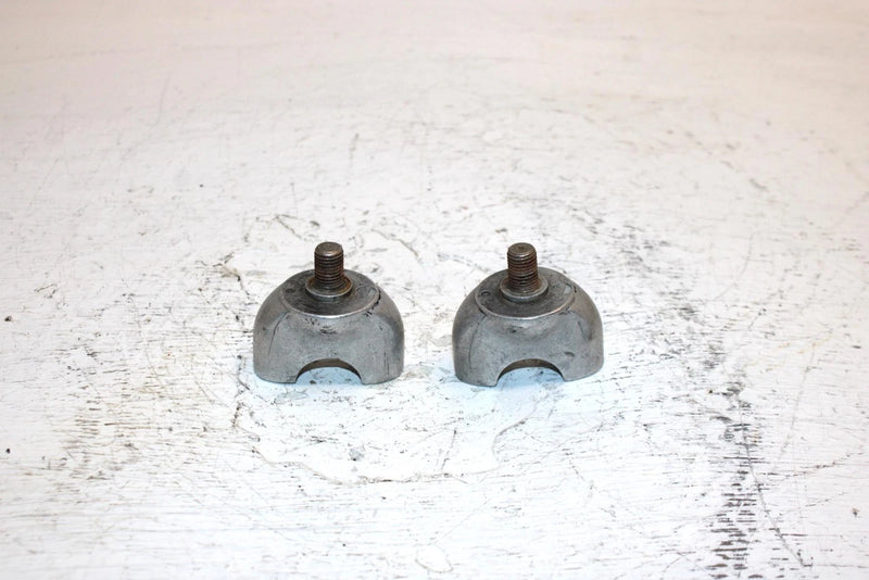 1982 Honda Atc 185a Oem Lower Handlebar Mount Pair 95014-32100 AH63