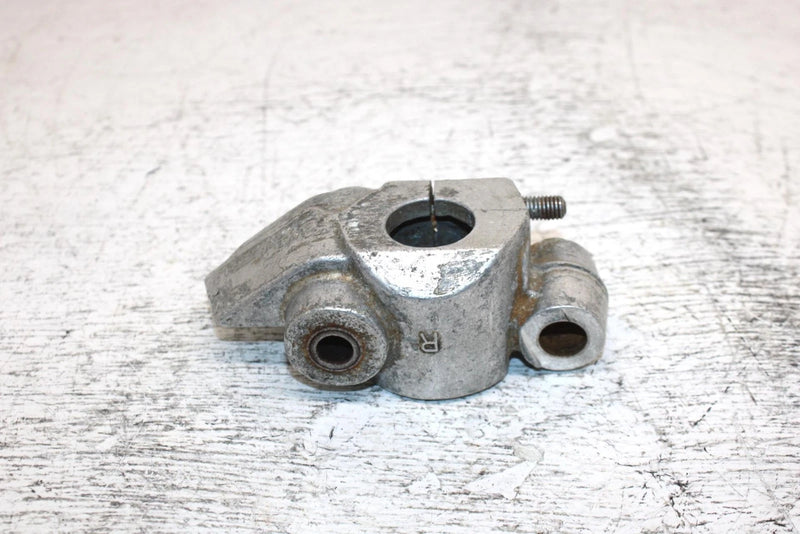1997 Yamaha Venture Tr Oem Front Right Suspension Bracket 84M-2377E-00-00 SY15
