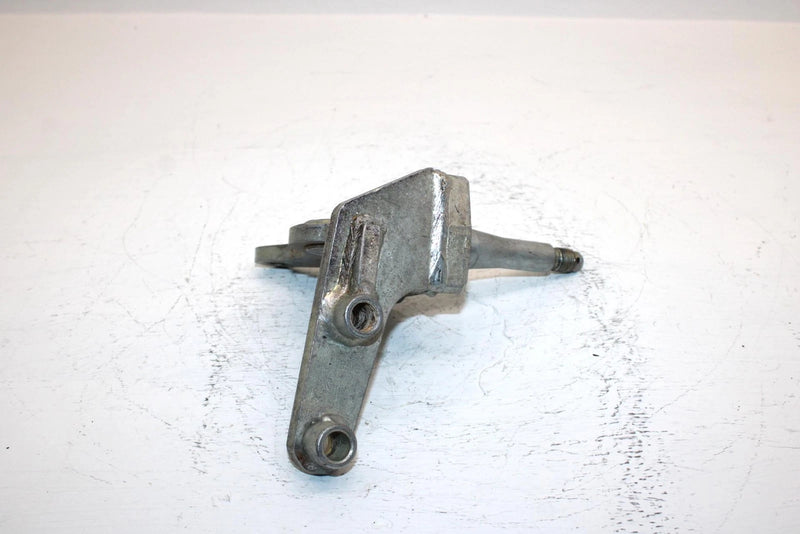 99 Yamaha  Bear Tracker Oem Front Right Steering Knuckle 4XE-F3502-00-00 AY50