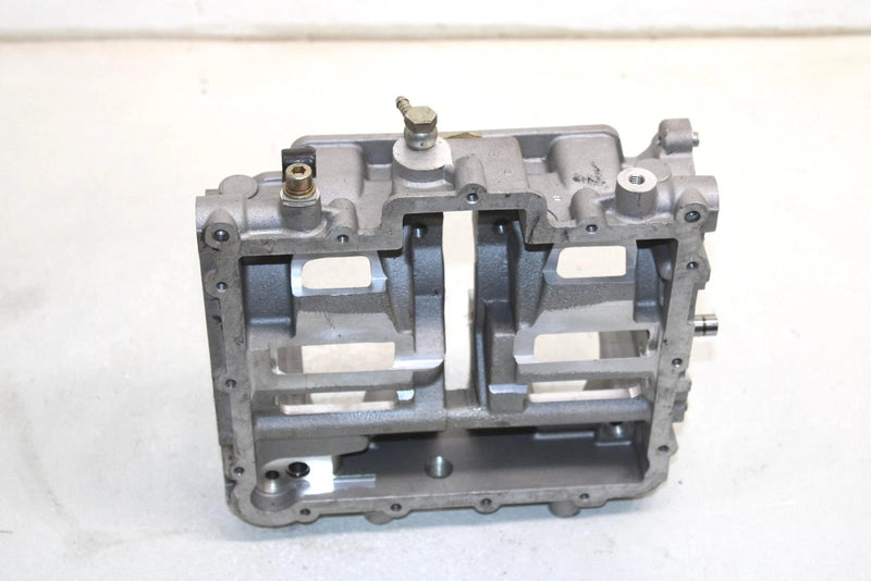 10 Polaris Fst Iq Touring Oem Lower Crankcase 0454034 0453150 SP206