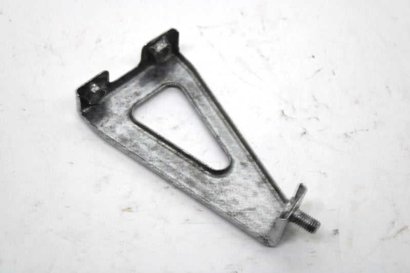 2007 Yamaha Attak Gt Oem Oil Tank Mount Bracket 8ES-2193E-00-00 SY135