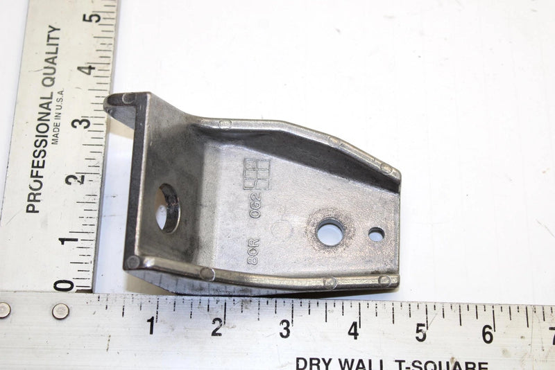2001 Yamaha Sx700r Oem Front Lower Motor Mount Bracket 8CR-21417-00-00 Q1529