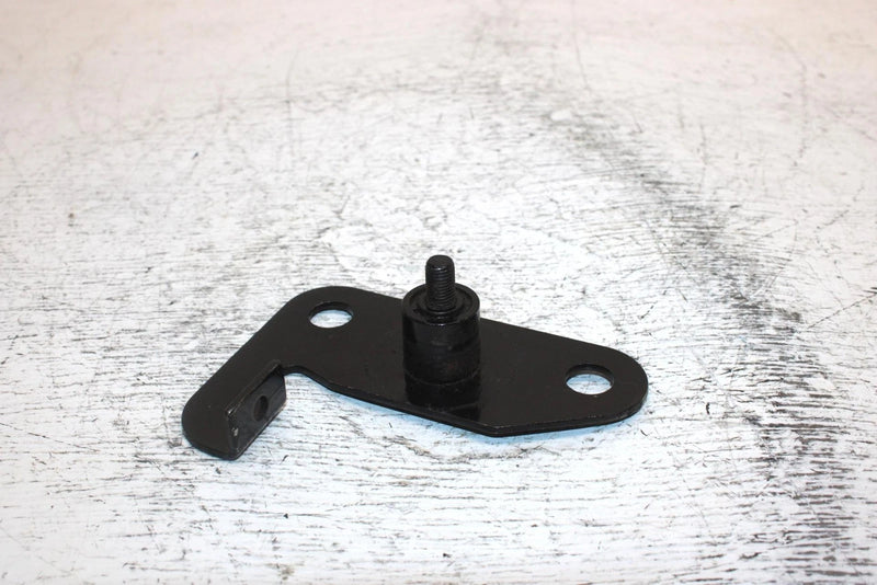 97 Yamaha Venture Oem Front Lower Right Mount W/Dampner 87F-21418-00-00 SY15