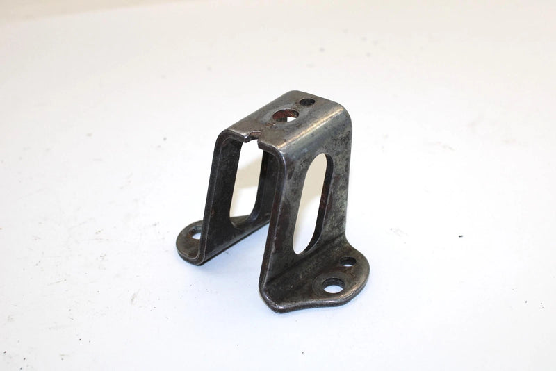 2001 Yamaha Sx700r Oem Front Upper Motor Mount Bracket 8CH-21415-00-00 Q2403