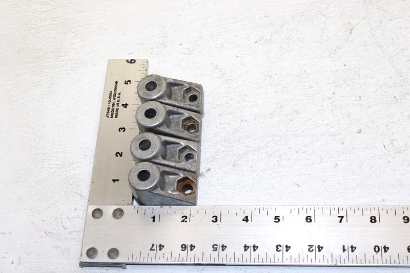 99 Yamaha Vmax 600 Sx Oem Idler Wheel Mount Bracket Set Of 4 8DF-47419-00-00 SY5