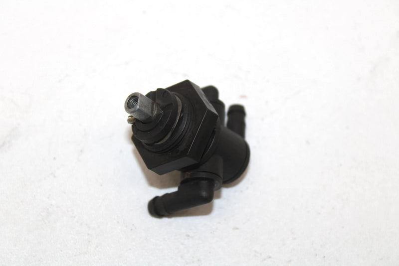 2005 Polaris Trail Boss 330 Oem 3-Way Petcock Valve 7052161 Q3321