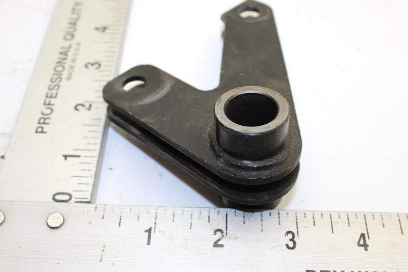 2000 Yamaha Mountain Max 700 Oem Front Torque Arm Mount 8ED-47415-00-00 Q2638