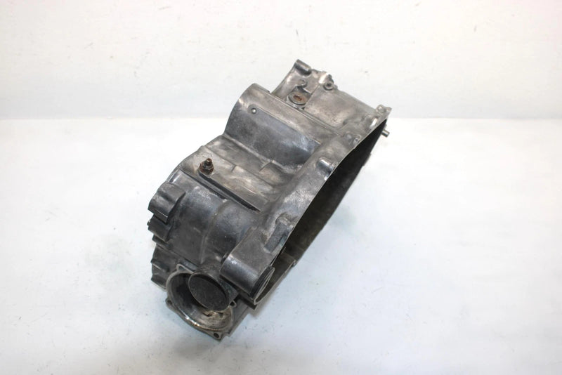 01 Yamaha  Kodiak  2wd Oem Crankcase Half 5HA-15100-00-00 AY29