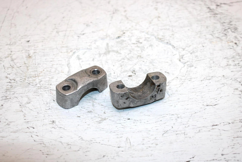 1987 Honda Atc 90a Oem Upper Handlebar Clamp Pair 95014-21101 AH57