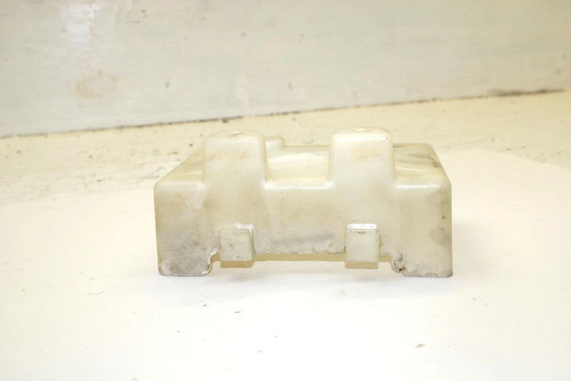 2001 Yamaha Waverunner Xl800 Oem Battery Box GP7-U8211-00-00 JY6