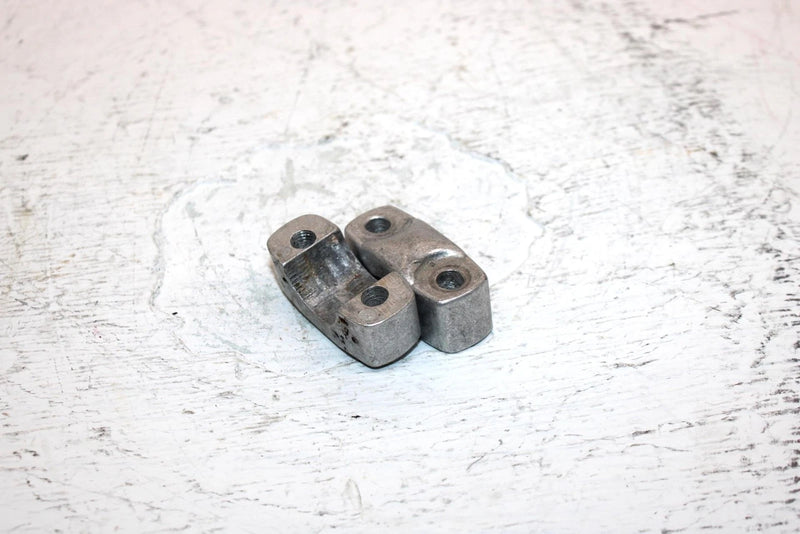 1987 Honda Atc 90a Oem Upper Handlebar Clamp Pair 95014-21101 AH57