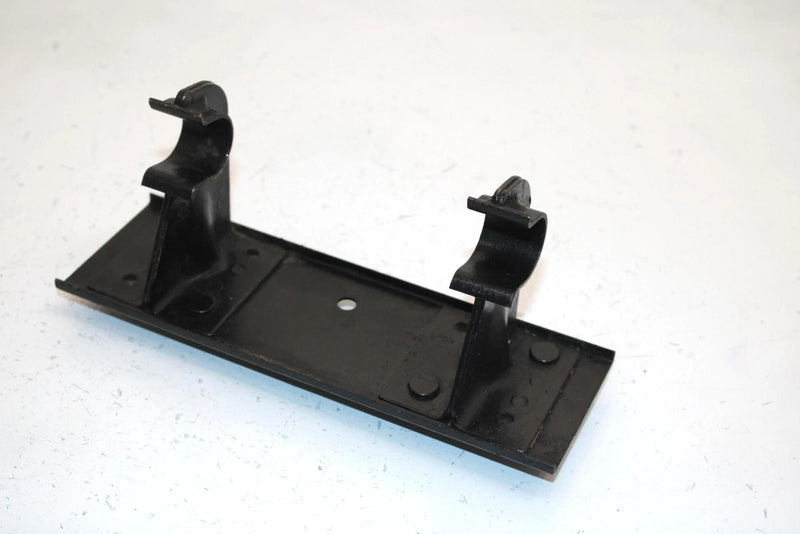 86 Honda Fourtrax  Trx125 A Oem Rear Fender Hinge 80102-VM6-000 AH7