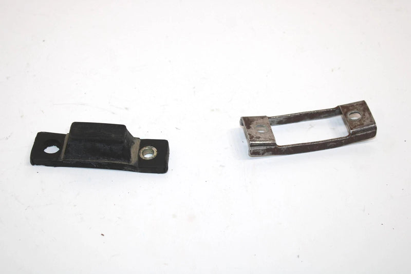 1979 Yamaha Enticer 340 Oem Rear Skid Bump Stop Assembly 8F3-47456-00-00 SY66