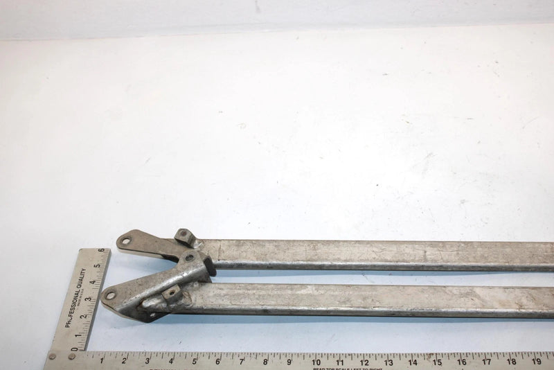 03 Ski-doo Mxz 600 Sport Oem RH/LH Member (Pair) 518323354 518323352 SS6