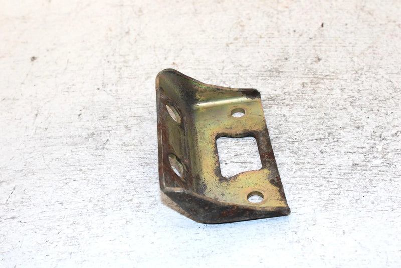 1995 Yamaha Vmax 600 Le Oem Rear Lower Motor Mount 8AB-21427-00-00 SY21