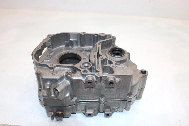 86 Honda Fourtrax  Trx125 A Oem Crankcase 11100-VM6-680 11200-VM6-000 AH7