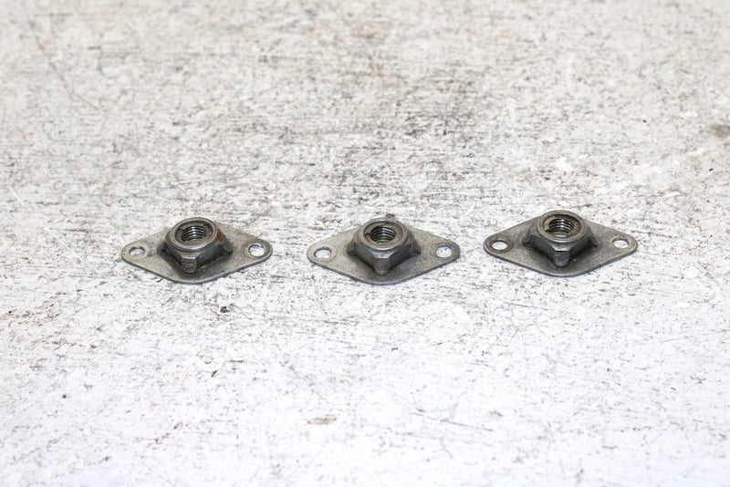 1999 Yamaha Vmax 600 Sx Oem Chain Housing Bracket Set Of 3 8CR-21939-01-00 SY5