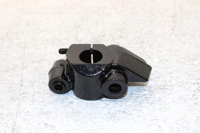 1995 Yamaha Vmax 500 Oem Left Front Suspension Bracket 84M-2376E-00-00 SY34