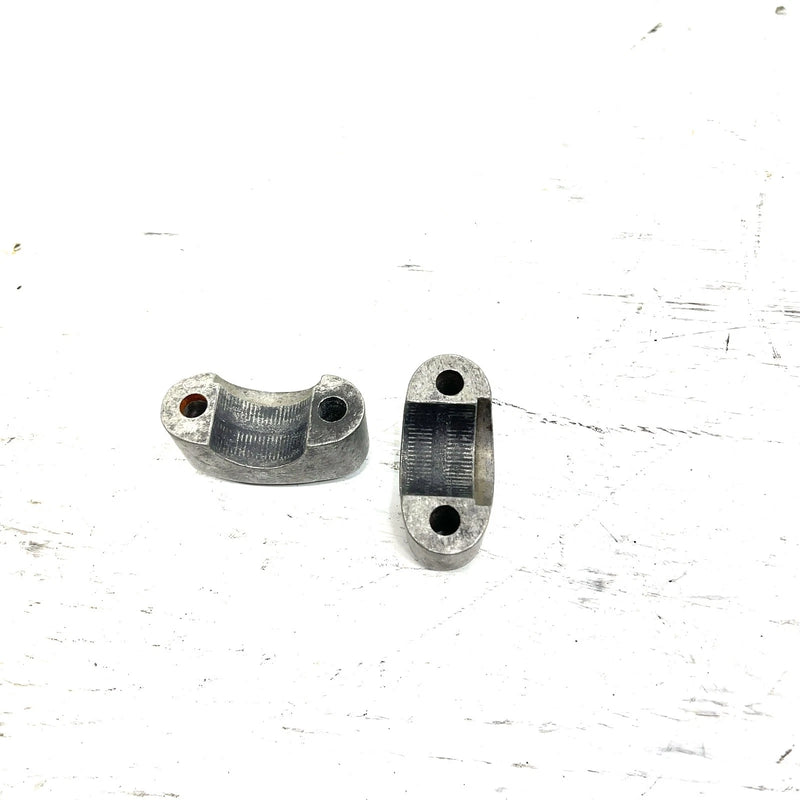 80-82 Yamaha Tri Moto 125 OEM Upper Handlebar Mount Pair 422-23441-00-98 AY62