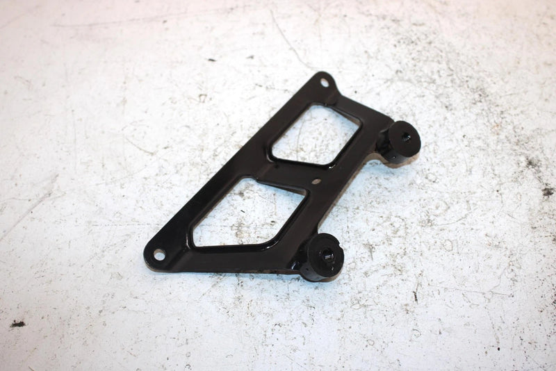 2002 Polaris Magnum 325 Oem Top Oil Cooler Bracket 5245416-067 AP151