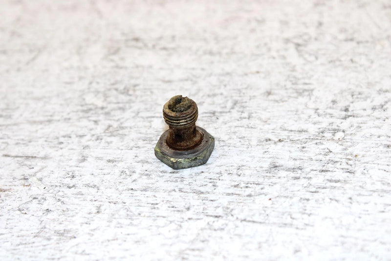 1987 Yamaha Exciter 570 L/c Oem Carb Holder Screw 8M6-14261-00-00 Q4475