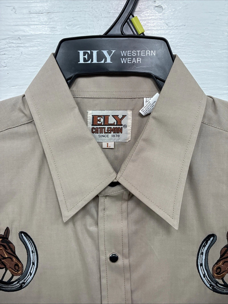 New Men’s ELY Cattleman Tan Horse Design Short Sleeve Pearl Snap Large AA-28