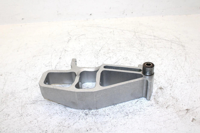 2013 Polaris 600 Rush Pro Oem Right Steering Knuckle 1823802 SP30.1