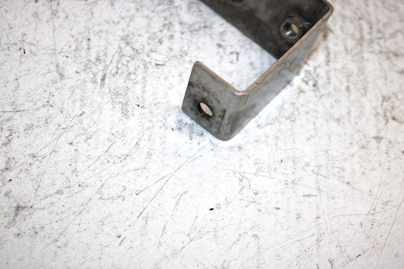 1993 Yamaha Waverunner 650 Oem Steering Cable Bracket FJ0-61467-30-00 JY23